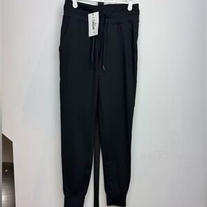 NWT -Zyia black ascend joggers size L